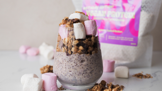 Marshmallow overnight oats s naší narozeninovou limitkou! 🎉