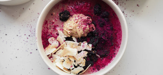🥣Rychlá veganská snídaně na pondělní ráno: Dragon fruit overnight oats