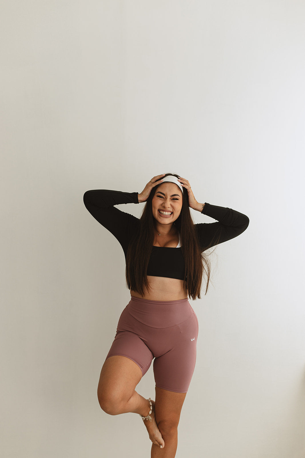 Krátky top s dlouhým rukávem CONFIDENCE BLACK